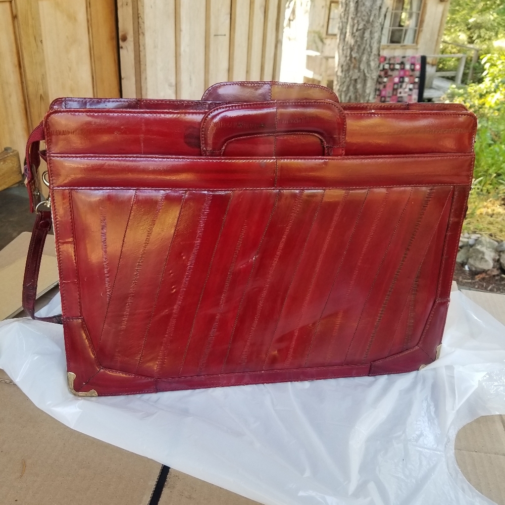 Eelskin Shiny Red Over Shoulder Bag Vintage Korea Laptop Case Zipper Clasp